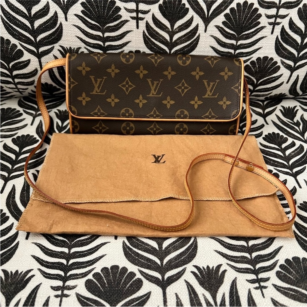 Louis Vuitton pochette twin gm